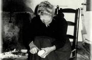 Grand-mère épluche les patates (pelà las patanos) - 1968