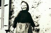 Marie avec son tablier de devant (debantal)- vers 1940